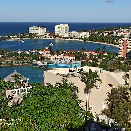 Columbus Heights Apt 26 F Ocho Rios Oda fotoğraf